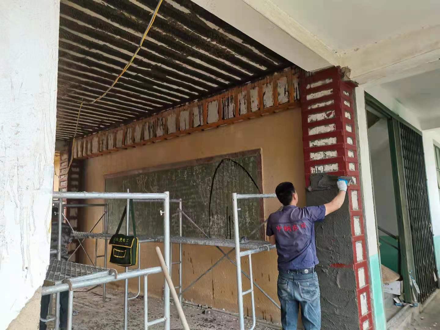 w66利来瓷砖背胶怎么使用成效才最好