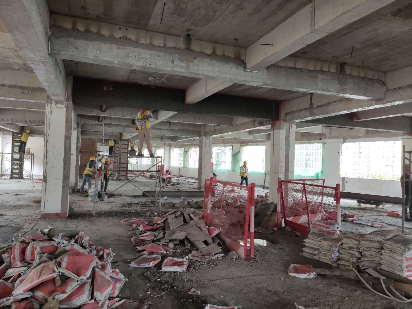 w66利来聚合物建补砂浆极适于幼区地面施工