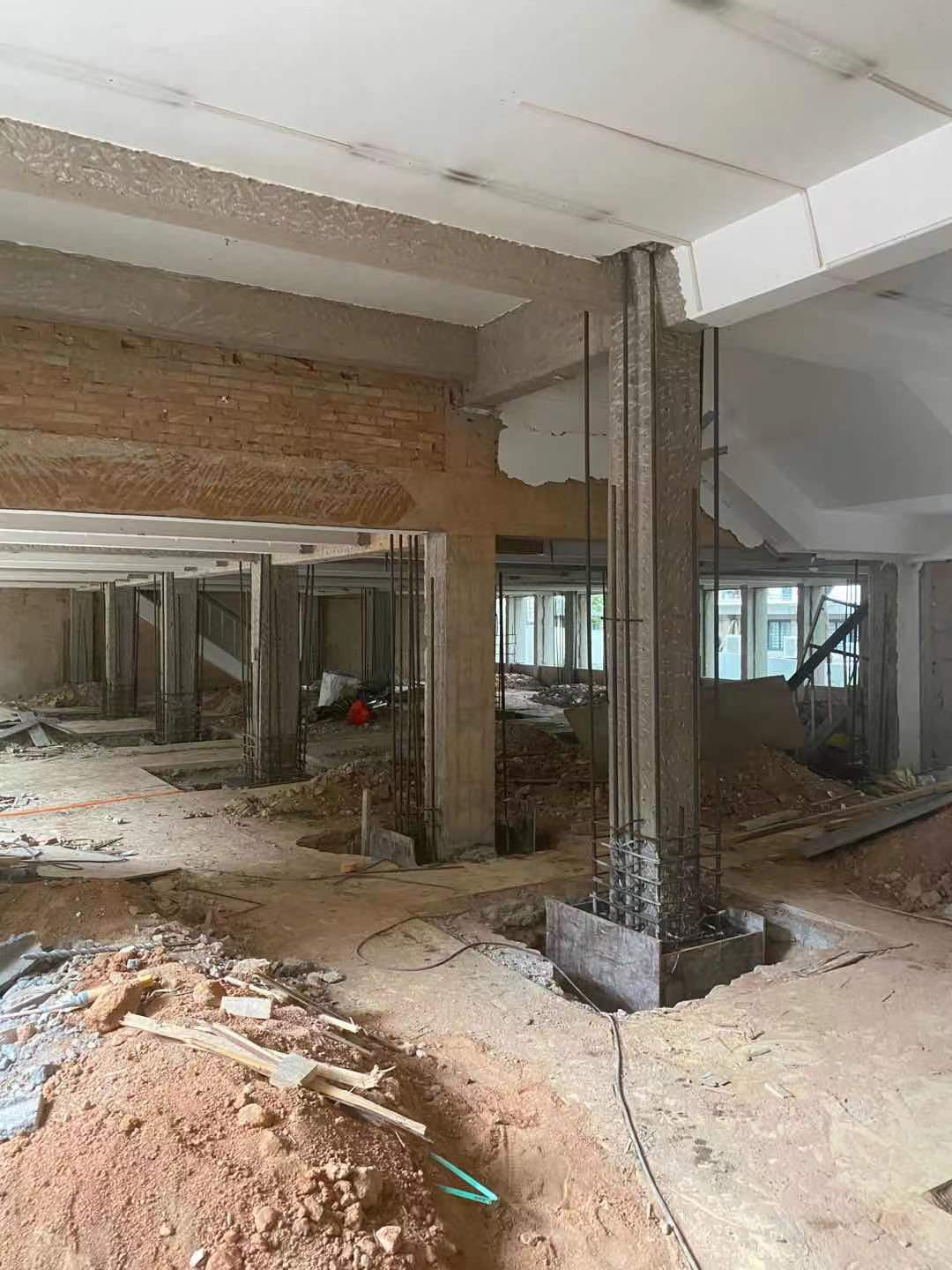 路面产生裂缝后我们怎么来处置？