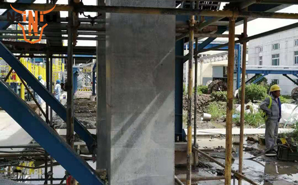 聚氨酯防水层出现鼓泡或幼孔景象是什么原因？