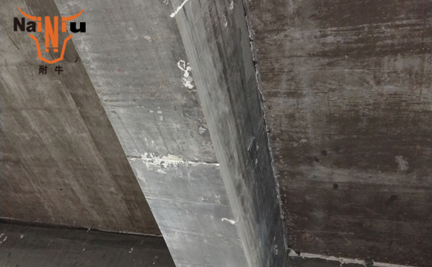 w66利来聚合物建补砂浆后期开裂？